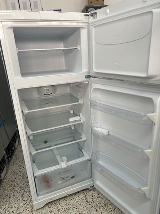 Nevera Indesit Blanca