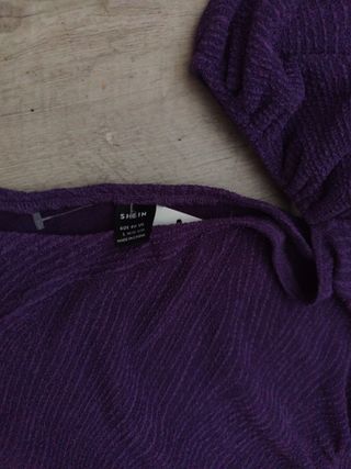 Vestido morado tejido para coctel Diseño mangas 
