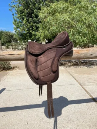 Silla de montar caballo marrón