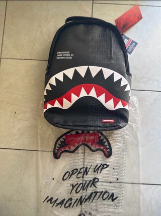 non trattabile zaino Sprayground shark central
