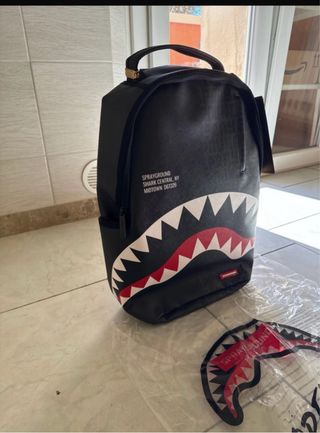 non trattabile zaino Sprayground shark central