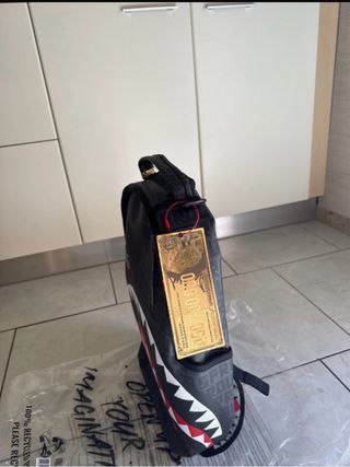 non trattabile zaino Sprayground shark central