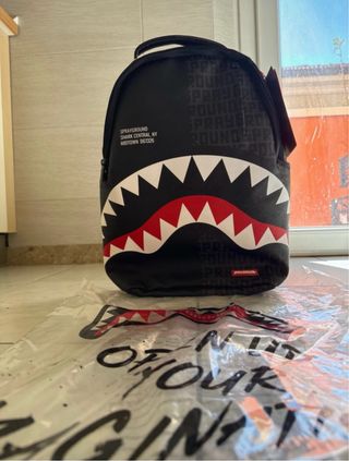 non trattabile zaino Sprayground shark central