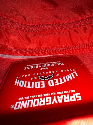 non trattabile zaino Sprayground shark central