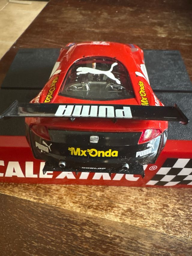 Coche Scalextric SEAT Cupra Rojo