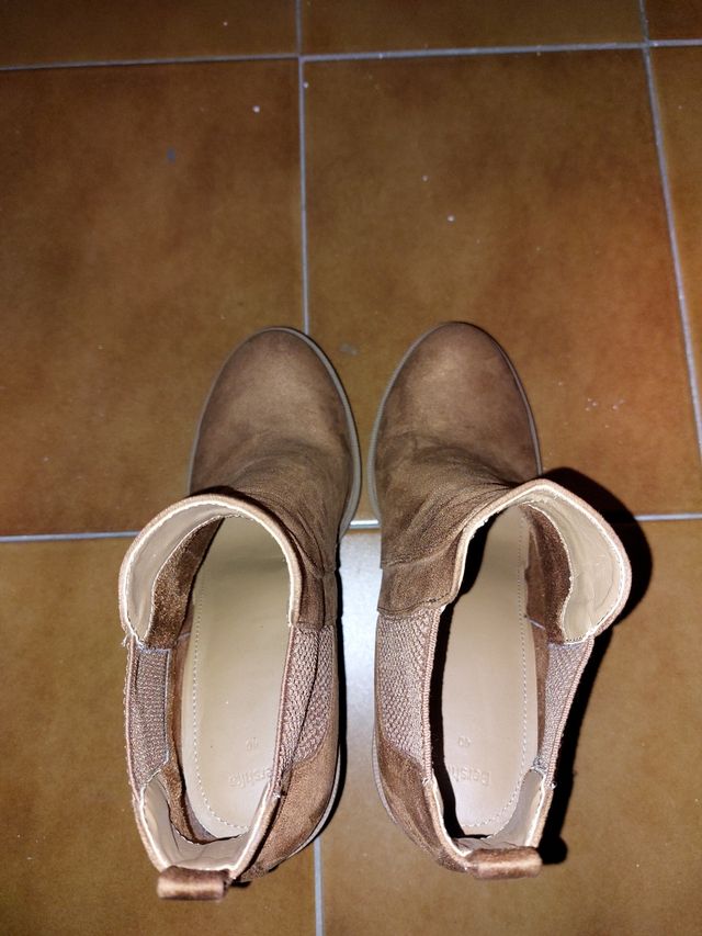 Stivali cammello con tacco