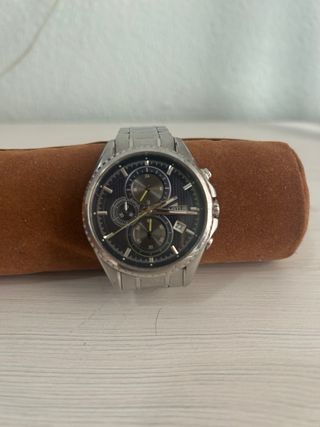 Reloj Lotus Chronograph 18526.Negro y Plateado