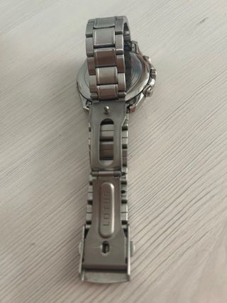 Reloj Lotus Chronograph 18526.Negro y Plateado