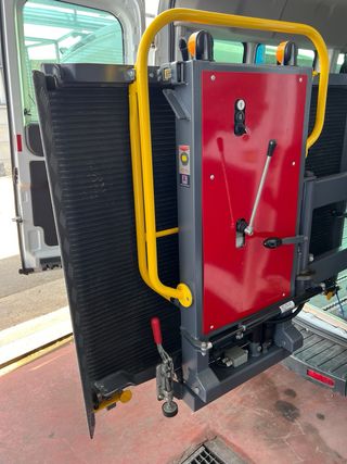 Rampa minusválidos para furgoneta