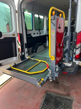 Rampa minusválidos para furgoneta