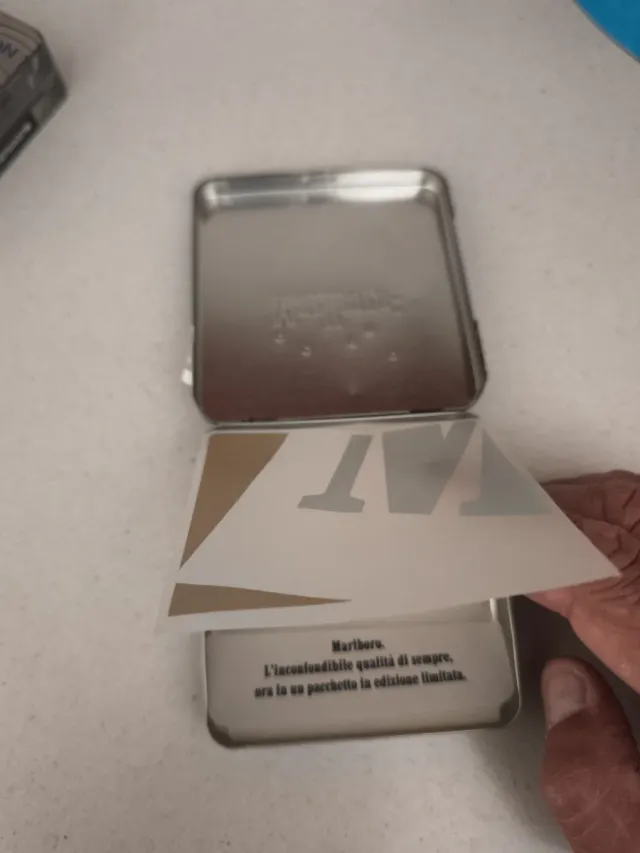 Contenitore Marlboro Serie Limitata Vuoto