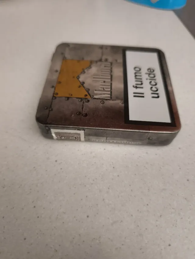 Contenitore Marlboro Serie Limitata Vuoto