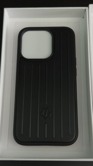 Cover Rimowa nera iPhone 15 Pro