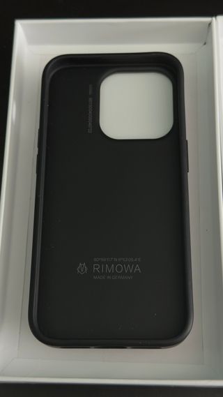 Cover Rimowa nera iPhone 15 Pro