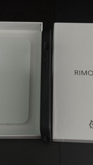 Cover Rimowa nera iPhone 15 Pro