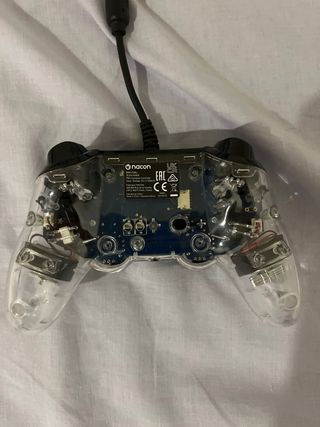 Mando transparente para videojuegos