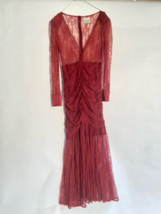 Abito in pizzo trasparente rosso