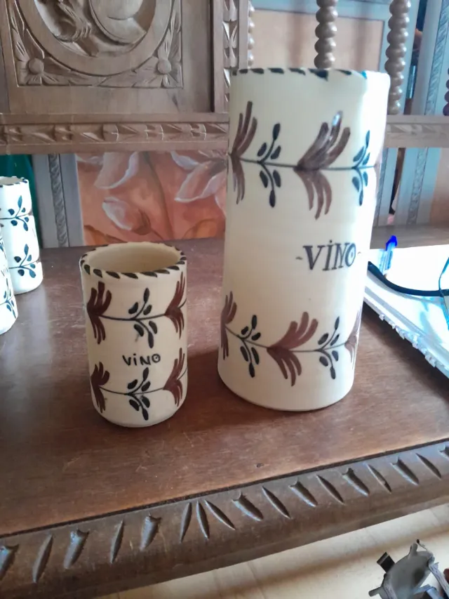 Juego 7 jarras vino Talavera pintadas a mano