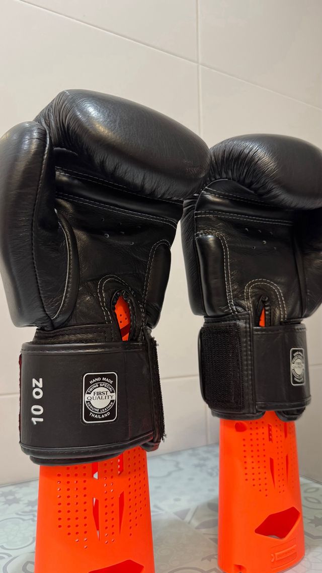 Guantes Twins Special Negros 10 oz