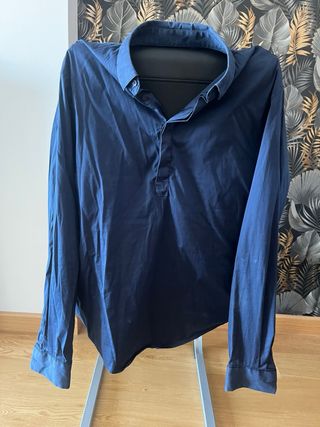 2 Camisas Zara sin Botones blanca y azul marino 