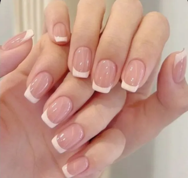 Uñas francesas a domicilio 