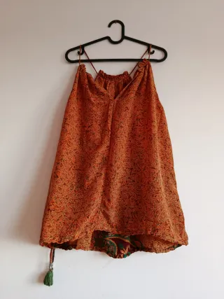 Blusa naranja y verde con estampado