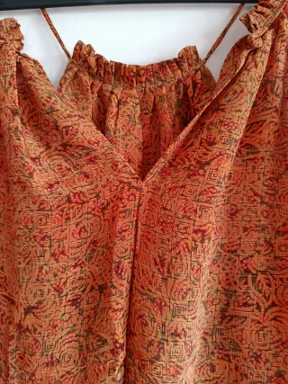 Blusa naranja y verde con estampado