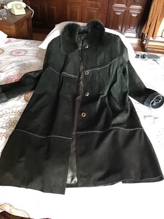Abrigo de piel verde botella