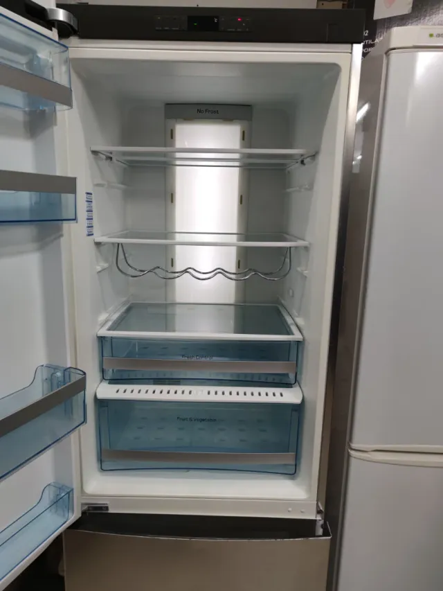 Nevera Haier 187x60cm A+ no Frost Garantía