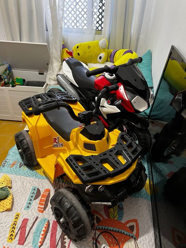 Buggy y moto eléctrica infantil