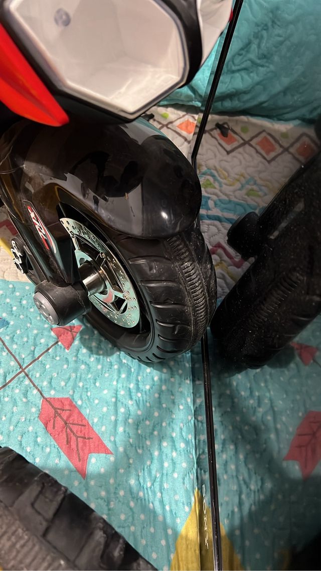 Buggy y moto eléctrica infantil