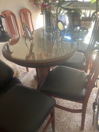 Mesa comedor madera + 6 sillas cristal