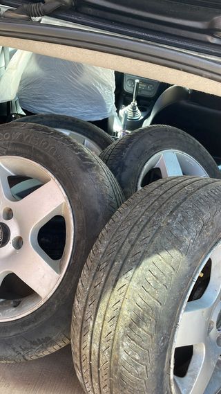 Llantas con neumáticos