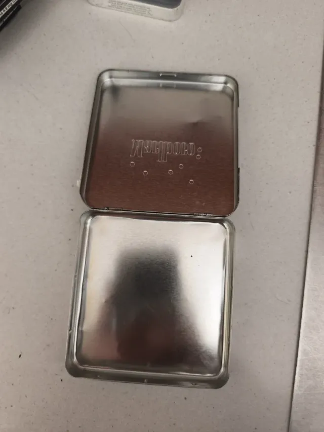 Contenitore Marlboro Metallo Serie Limitata