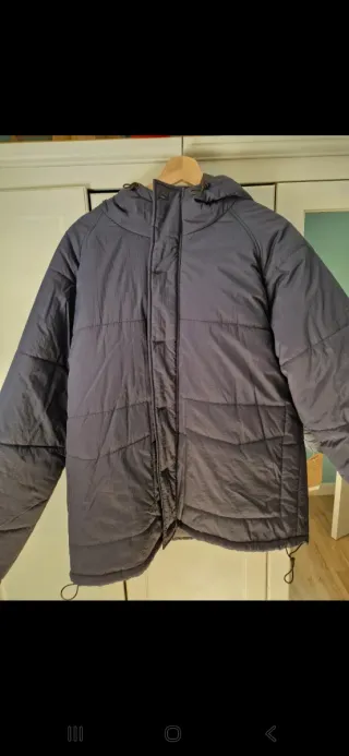 Abrigo chaqueta Parka gris Pull and Bear