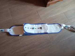 Cinturón de sujeción para cama  con imán. 