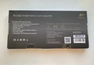 Teclado inalámbrico Netway negro con soporte