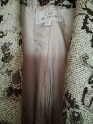 Chaqueta Julian Charles floral beige y marrón