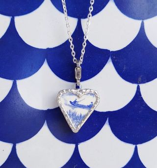 Joyas artesanas de porcelana rota