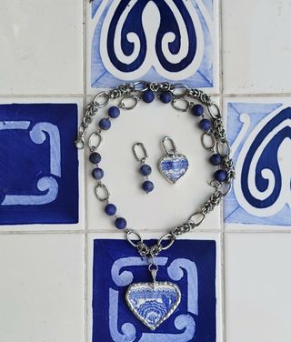 Joyas artesanas de porcelana rota