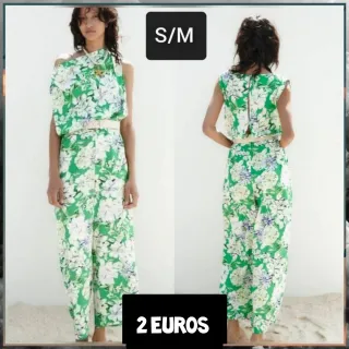 Mono floral verde y blanco