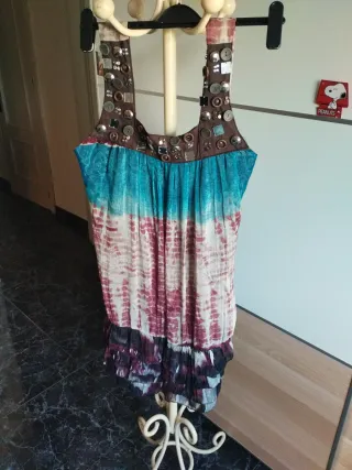 Vestido corto con volantes