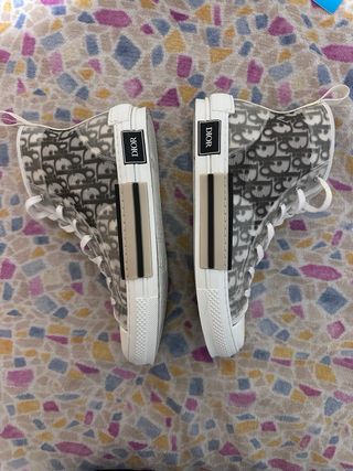 Zapatos Dior B23 Originales
precio negociable 