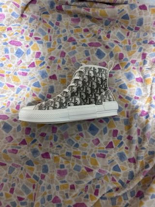 Zapatos Dior B23 Originales
precio negociable 