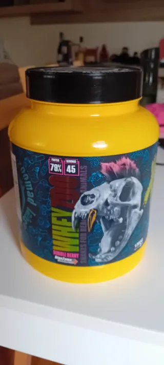 Pesa con 3 discos y regalo proteina junto a pesas