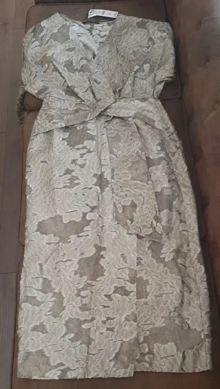 Vestido ZARA beige y gris con etiqueta