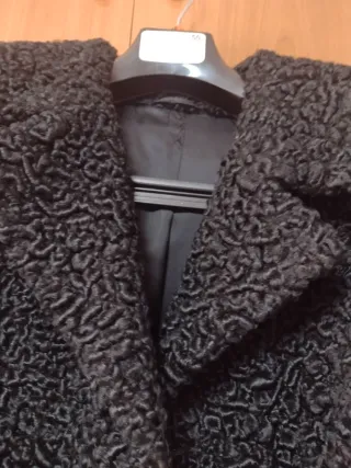 Chaquetón de astracán negro