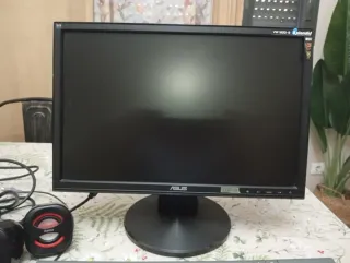 Monitor Asus  19 ' con teclado y altavoces .