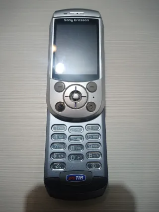 Sony Ericsson S700i Grigio/Argento
