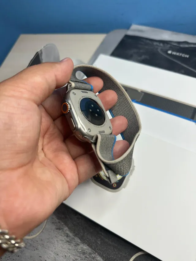 Apple Watch Ultra grigio/argento